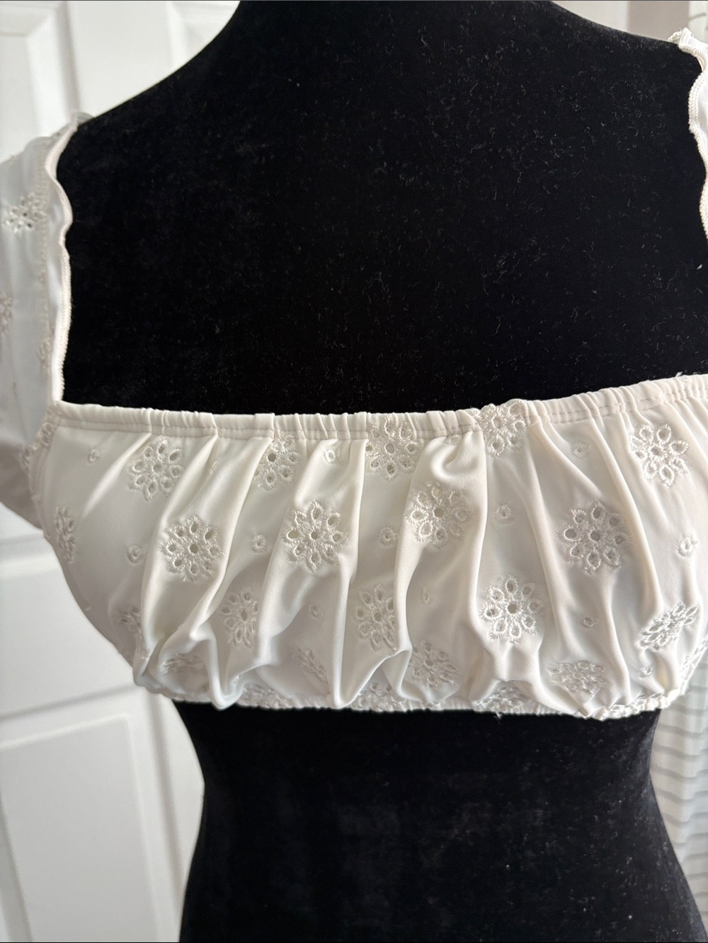 wild fable White Eyelet Puff-Sleeve Crop Top - Picture 5 of 7